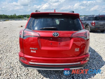 Zdjęcie 6 z 13 samochodu: 2017 TOYOTA RAV4 XLE VIN:JTMRFREV7HJ160526 - miniatura