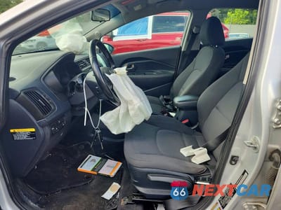 Zdjęcie 7 z 12 samochodu: 2014 KIA RIO EX VIN:KNADN4A32E6355286 - miniatura