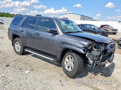 Czwarte zdjęcie samochodu z boku: 2020 TOYOTA 4RUNNER SR5 PREMIUM VIN:JTEBU5JR7L5759237 - miniatura