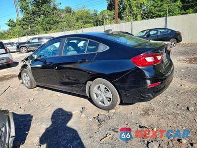 Drugie zdjęcie samochodu z przodu: 2018 CHEVROLET CRUZE LS VIN:1G1BC5SM9J7247211 - miniatura