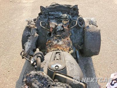 Piąte zdjęcie samochodu w środku: 2022 HARLEY-DAVIDSON FLHTCUTG VIN:1HD1MAF19NB854378 - miniatura