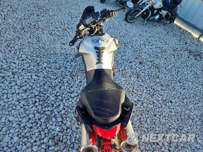 Zdjęcie 6 z 9 samochodu: 2018 APRILIA SHIVER 900 VIN:ZD4KHU000JS000065 - miniatura