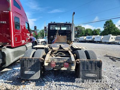 Zdjęcie 6 z 12 samochodu: 2000 FREIGHTLINER FL112 SEMI TRUCK VIN:1FUYTWEB5YHG18866 - miniatura