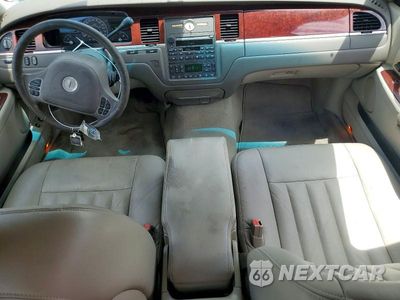Zdjęcie 8 z 12 samochodu: 2004 LINCOLN TOWN CAR EXECUTIVE VIN:1LNHM81W54Y614313 - miniatura