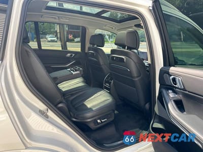Zdjęcie 13 z 15 samochodu: 2025 BMW X7 XDRIVE40I VIN:5UX23EM07S9Y27594 - miniatura