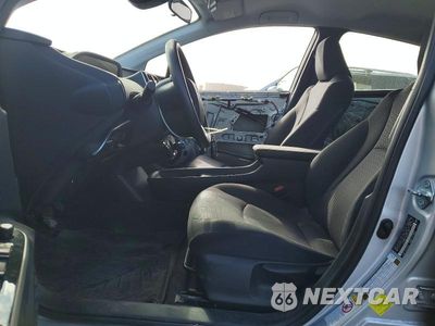 Zdjęcie 7 z 13 samochodu: 2017 TOYOTA PRIUS TWO VIN:JTDKBRFU6H3542280 - miniatura