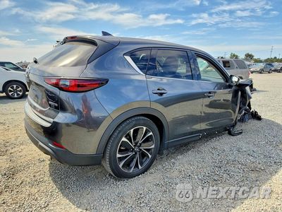 Trzecie zdjęcie samochodu z tyłu: 2022 MAZDA CX-5 PREMIUM VIN:JM3KFBDM6N0639031 - miniatura