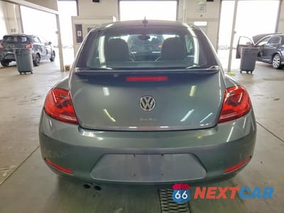 Zdjęcie 6 z 12 samochodu: 2016 VOLKSWAGEN BEETLE SE VIN:3VWJ17AT5GM605817 - miniatura
