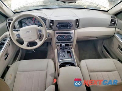 Zdjęcie 8 z 12 samochodu: 2005 JEEP GRAND CHEROKEE LAREDO VIN:1J4GR48K55C674937 - miniatura