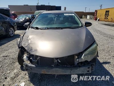 Piąte zdjęcie samochodu w środku: 2018 TOYOTA COROLLA SE VIN:5YFBURHE8JP793704 - miniatura