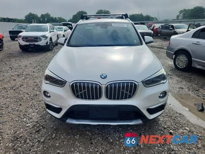 Piąte zdjęcie samochodu w środku: 2016 BMW X1 XDRIVE28I VIN:WBXHT3C36GP881907 - miniatura