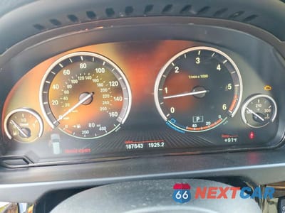 Zdjęcie 9 z 13 samochodu: 2014 BMW X5 XDRIVE35D VIN:5UXKS4C56E0J96663 - miniatura