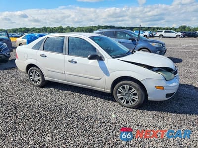 Czwarte zdjęcie samochodu z boku: 2007 FORD FOCUS ZX4 VIN:1FAFP34N27W256750 - miniatura