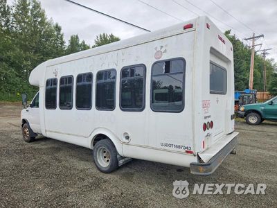 Trzecie zdjęcie samochodu z tyłu: 2004 FORD ECONOLINE E450 SUPER DUTY CUTAWAY VAN VIN:1FDXE45S24HA92328 - miniatura