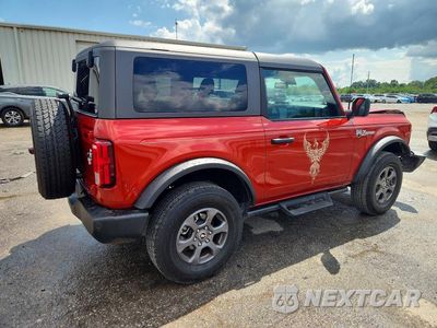 Trzecie zdjęcie samochodu z tyłu: 2024 FORD BRONCO BIG BEND VIN:1FMDE7AH9RLB43052 - miniatura