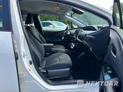 Zdjęcie 8 z 10 samochodu: 2018 TOYOTA PRIUS ONE VIN:JTDKBRFU9J3060117 - miniatura