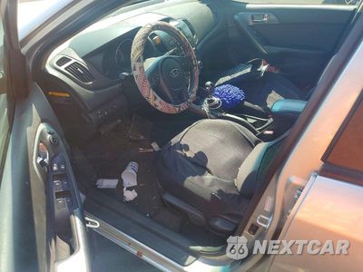 Zdjęcie 8 z 12 samochodu: 2013 KIA FORTE5 EX VIN:KNAFU5A28D5681798 - miniatura