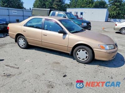 Czwarte zdjęcie samochodu z boku: 2000 TOYOTA CAMRY CE VIN:4T1BG22K2YU758503 - miniatura
