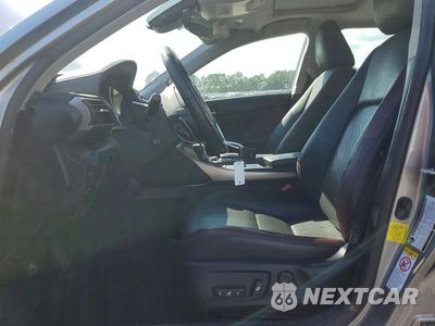 Zdjęcie 7 z 12 samochodu: 2017 LEXUS IS 200T VIN:JTHBA1D28H5057356 - miniatura