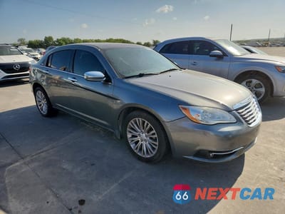 Czwarte zdjęcie samochodu z boku: 2012 CHRYSLER 200 LIMITED VIN:1C3CCBCG3CN242222 - miniatura