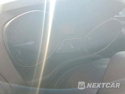 Zdjęcie 9 z 14 samochodu: 2018 FORD ESCAPE SE VIN:1FMCU9GD8JUB52113 - miniatura