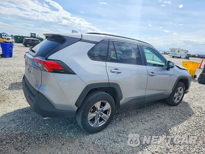 Trzecie zdjęcie samochodu z tyłu: 2023 TOYOTA RAV4 XLE VIN:2T3P1RFV2PW348455 - miniatura