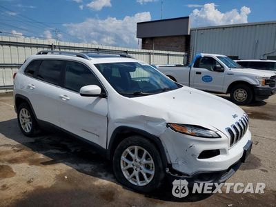 Czwarte zdjęcie samochodu z boku: 2017 JEEP CHEROKEE LATITUDE VIN:1C4PJLCB9HD231851 - miniatura