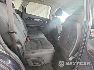 Zdjęcie 10 z 12 samochodu: 2018 KIA SORENTO LX VIN:5XYPG4A31JG424082 - miniatura