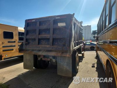 Trzecie zdjęcie samochodu z tyłu: 2001 STERLING L7500 DUMP TRUCK VIN:2FZAASAK51AH72972 - miniatura