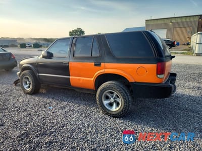 Drugie zdjęcie samochodu z przodu: 2001 CHEVROLET BLAZER VIN:1GNDT13W61K209397 - miniatura