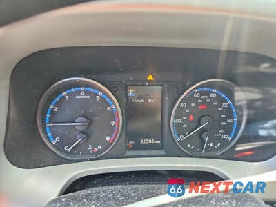 Zdjęcie 9 z 12 samochodu: 2018 TOYOTA RAV4 LE VIN:2T3BFREV2JW820433 - miniatura
