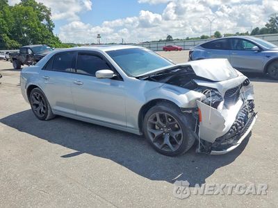 Czwarte zdjęcie samochodu z boku: 2023 CHRYSLER 300 S VIN:2C3CCABG2PH624395 - miniatura