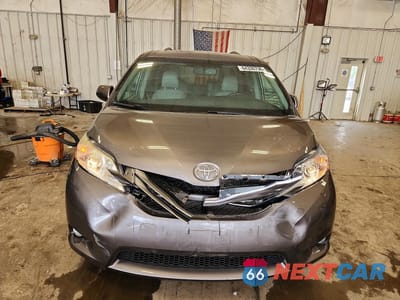 Piąte zdjęcie samochodu w środku: 2015 TOYOTA SIENNA XLE 8-PASSENGER VIN:5TDYK3DC7FS590139 - miniatura