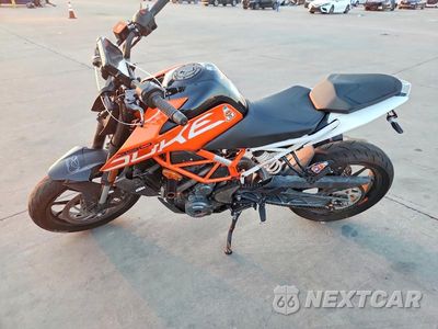 Trzecie zdjęcie samochodu z tyłu: 2019 KTM 390 DUKE VIN:MD2JPJ402KC228528 - miniatura