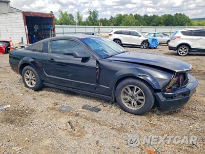 Czwarte zdjęcie samochodu z boku: 2005 FORD MUSTANG BASE VIN:1ZVFT80N755144292 - miniatura