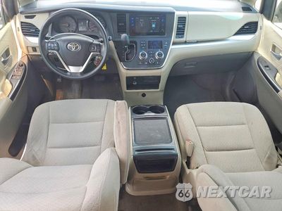 Zdjęcie 8 z 13 samochodu: 2015 TOYOTA SIENNA LE VIN:5TDJK3DC0FS102280 - miniatura