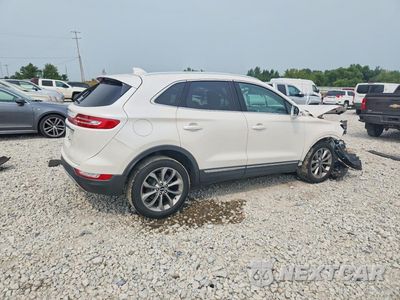 Trzecie zdjęcie samochodu z tyłu: 2019 LINCOLN MKC SELECT VIN:5LMCJ2D94KUL16164 - miniatura