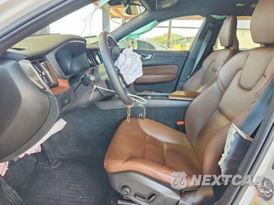 Zdjęcie 7 z 14 samochodu: 2023 VOLVO XC60 PLUS VIN:YV4L12DN6P1374111 - miniatura