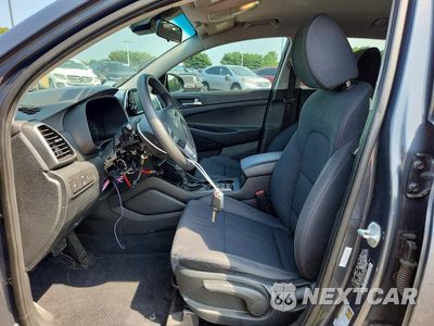 Zdjęcie 7 z 13 samochodu: 2020 HYUNDAI TUCSON SE VIN:KM8J2CA46LU213688 - miniatura