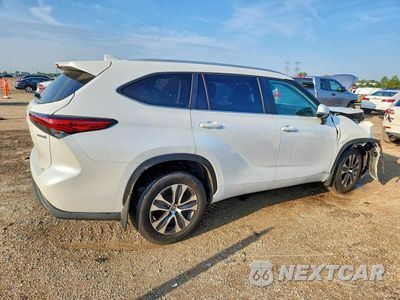 Trzecie zdjęcie samochodu z tyłu: 2023 TOYOTA HIGHLANDER HYBRID XLE VIN:5TDKBRCH6PS120112 - miniatura