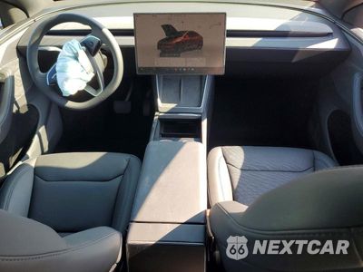 Zdjęcie 8 z 13 samochodu: 2026 TESLA MODEL Y VIN:7SAYGDEE1TA694083 - miniatura