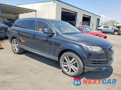 Czwarte zdjęcie samochodu z boku: 2013 AUDI Q7 PREMIUM PLUS VIN:WA1LGAFE5DD010520 - miniatura