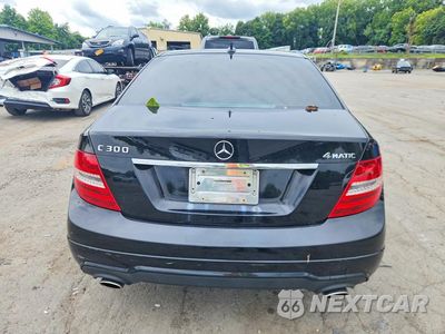 Zdjęcie 6 z 12 samochodu: 2012 MERCEDES-BENZ C 300 4MATIC VIN:WDDGF8BB0CA612603 - miniatura
