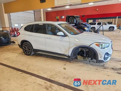 Czwarte zdjęcie samochodu z boku: 2022 BMW X1 XDRIVE28I VIN:WBXJG9C09N5U73618 - miniatura