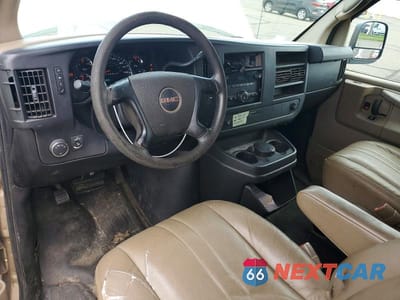 Zdjęcie 8 z 13 samochodu: 2011 GMC SAVANA G1500 VIN:1GTS8AF47B1170905 - miniatura