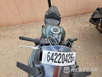 Piąte zdjęcie samochodu w środku: 2025 KAWASAKI EX650 P VIN:ML5EXEP10SDAF3735 - miniatura