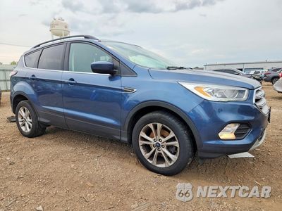 Czwarte zdjęcie samochodu z boku: 2018 FORD ESCAPE SEL VIN:1FMCU0HD8JUC57499 - miniatura