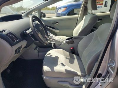 Zdjęcie 7 z 12 samochodu: 2013 TOYOTA PRIUS TWO VIN:JTDKN3DU5D0341845 - miniatura