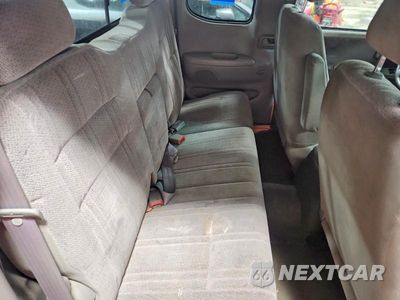 Zdjęcie 10 z 12 samochodu: 2002 TOYOTA TUNDRA SR5 V8 VIN:5TBBT441X2S232365 - miniatura