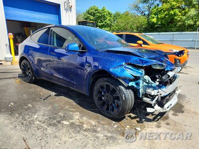 Czwarte zdjęcie samochodu z boku: 2024 TESLA MODEL Y VIN:7SAYGDEE8RA237151 - miniatura
